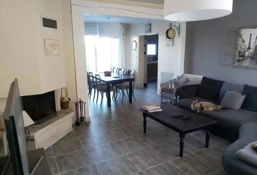 Aamiaismajoitus (B&B) Chez Valou Et Mika