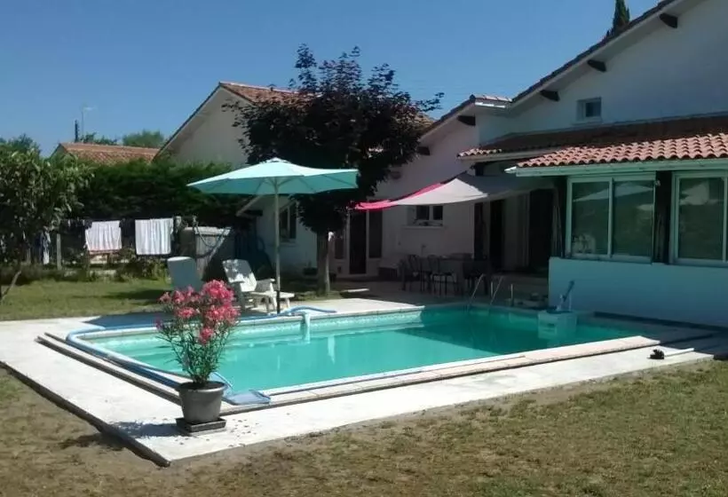 Aamiaismajoitus (B&B) Chez Valou Et Mika