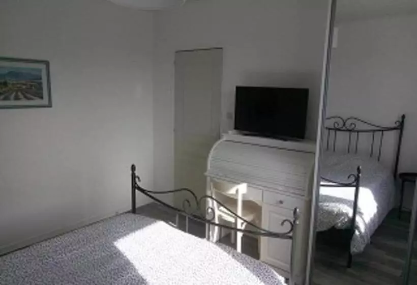 Aamiaismajoitus (B&B) Chez Valou Et Mika