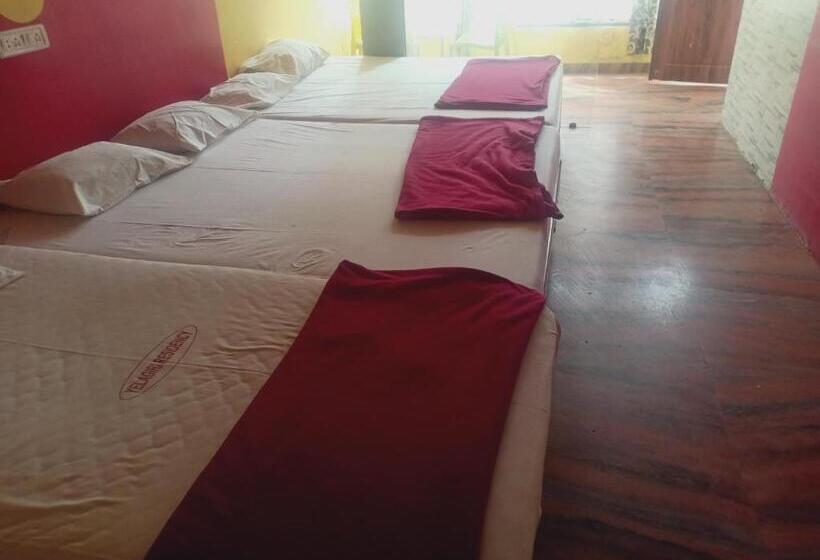 Bed and Breakfast Yelagiriresidency & Foodcorner