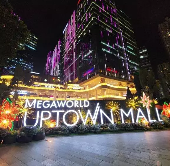 Chic Style Condo Unit In Bgc, One Uptown Residences, In Front Of Grand Hyatt!
