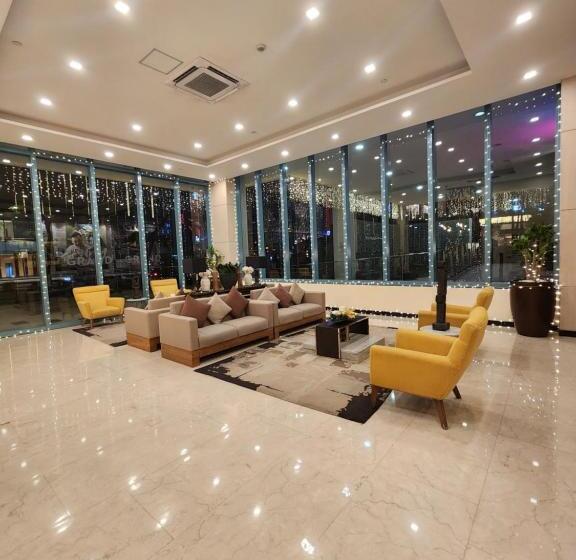 Chic Style Condo Unit In Bgc, One Uptown Residences, In Front Of Grand Hyatt!