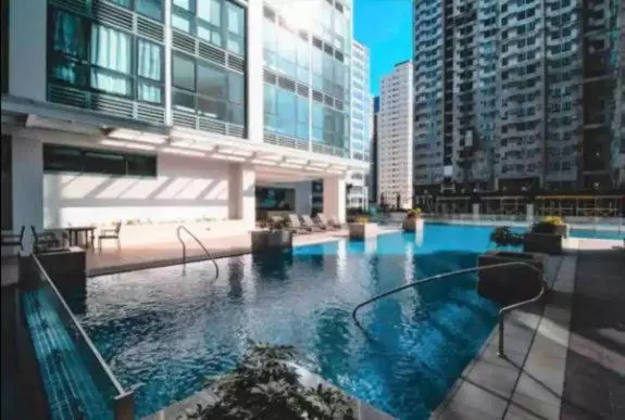 Chic Style Condo Unit In Bgc, One Uptown Residences, In Front Of Grand Hyatt!