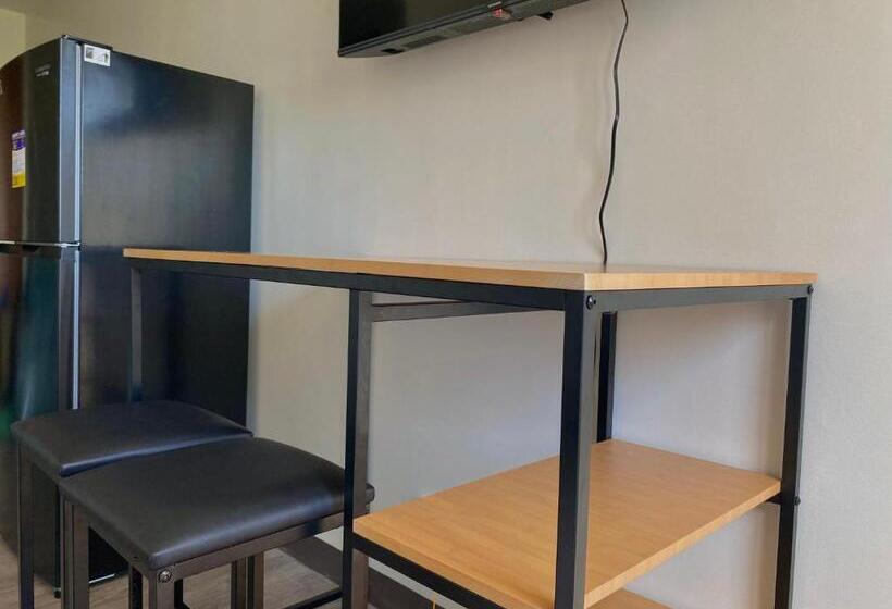 Condo • Wifi Up To 100mbps • Pool • Netflix&chill