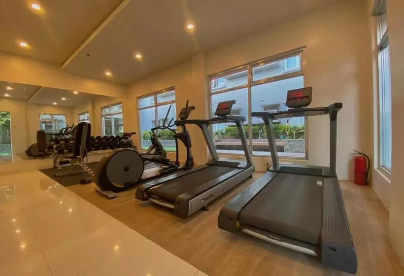 Condo • Wifi Up To 100mbps • Pool • Netflix&chill