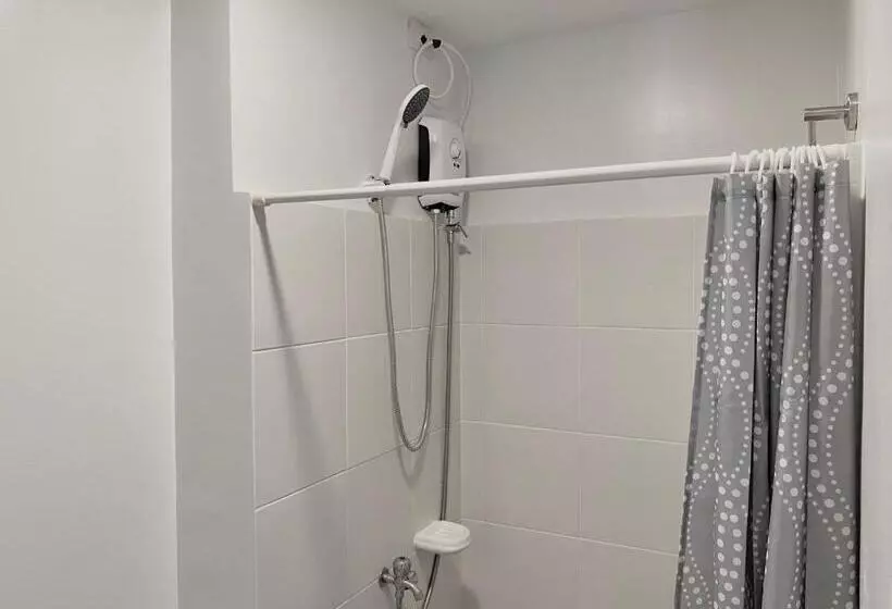 Condo • Wifi Up To 100mbps • Pool • Netflix&chill