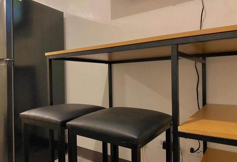 Condo • Wifi Up To 100mbps • Pool • Netflix&chill