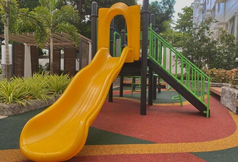 Condo • Wifi Up To 100mbps • Pool • Netflix&chill