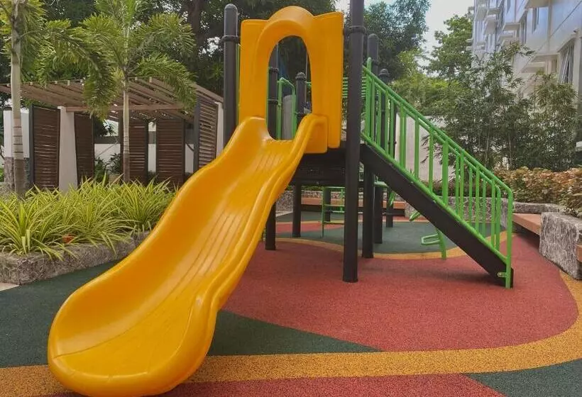 Condo • Wifi Up To 100mbps • Pool • Netflix&chill