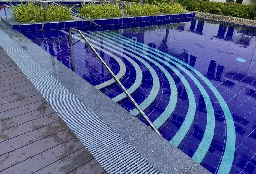 Condo • Wifi Up To 100mbps • Pool • Netflix&chill