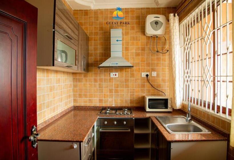 Gezat Park Hotel And Apartments