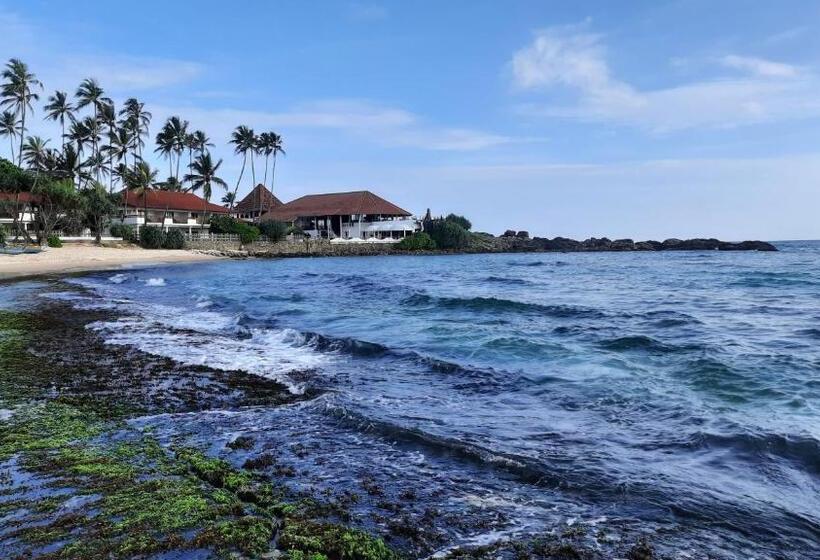 Otel Dilhar Resort And Sea Point