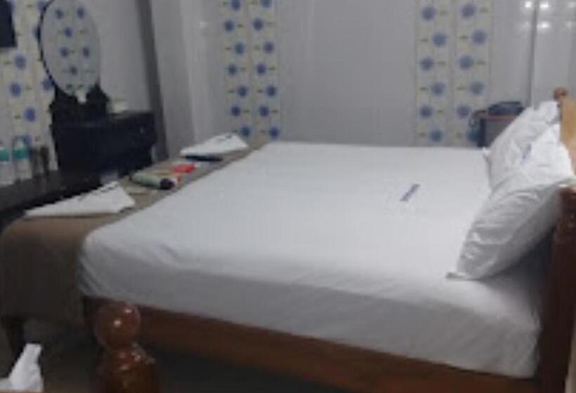 Отель Grand Galaxy Chennai