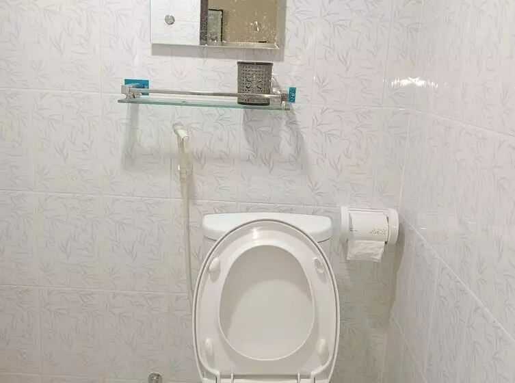 هتل In Need   Near To The Us France Italy Saudi Embassy And Airport