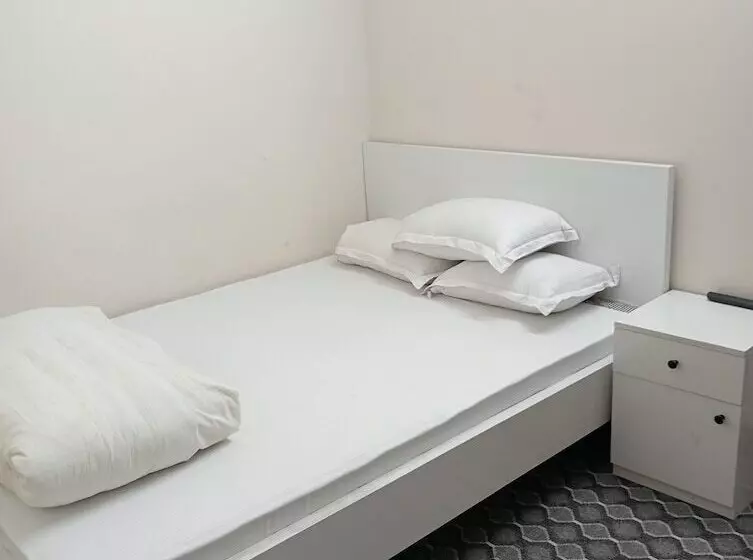 هتل In Need   Near To The Us France Italy Saudi Embassy And Airport