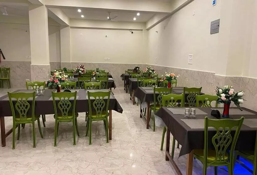 Hotel Kumar Palace