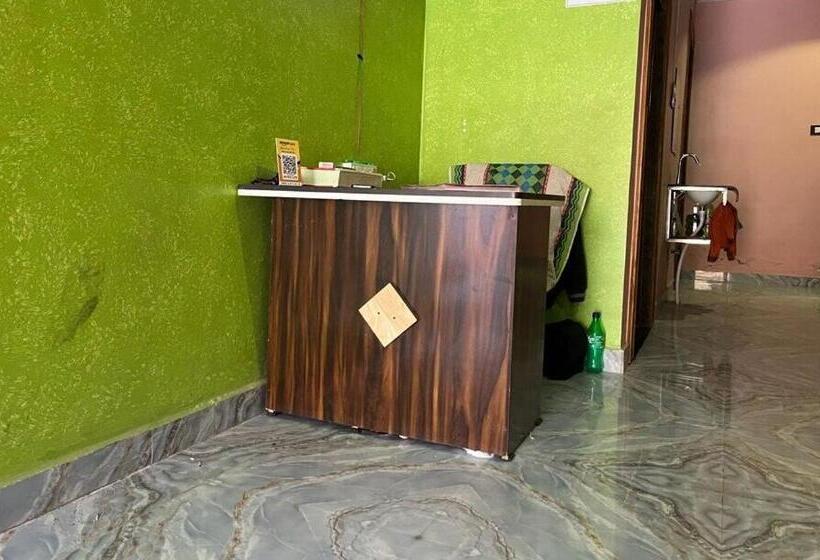 Hotel Oyo Fauji Villa