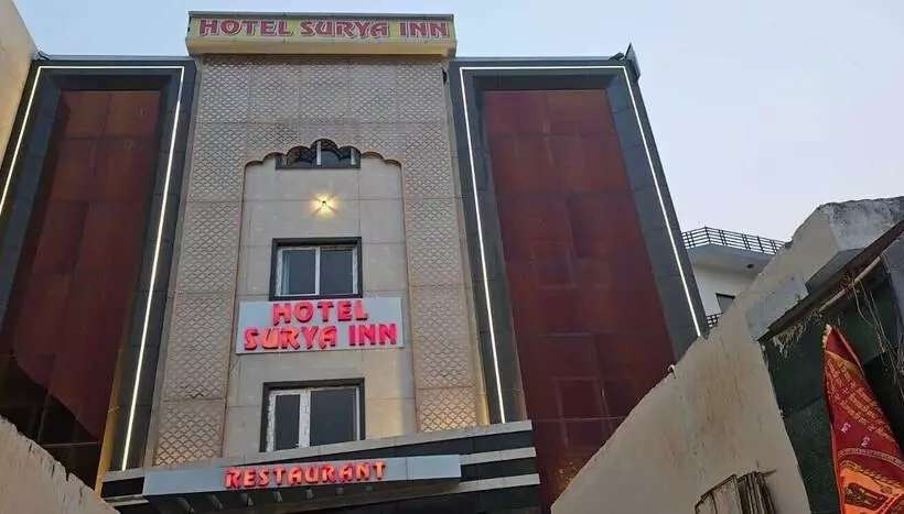 ホテル Surya Inn