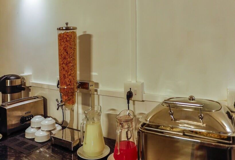 호텔 Vinayaga Tirupur