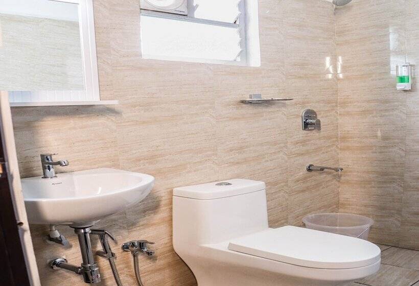 호텔 Vinayaga Tirupur