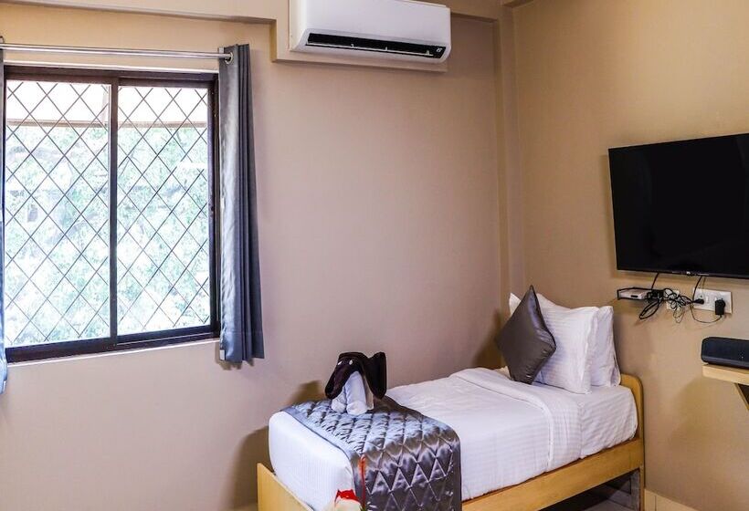 호텔 Vinayaga Tirupur