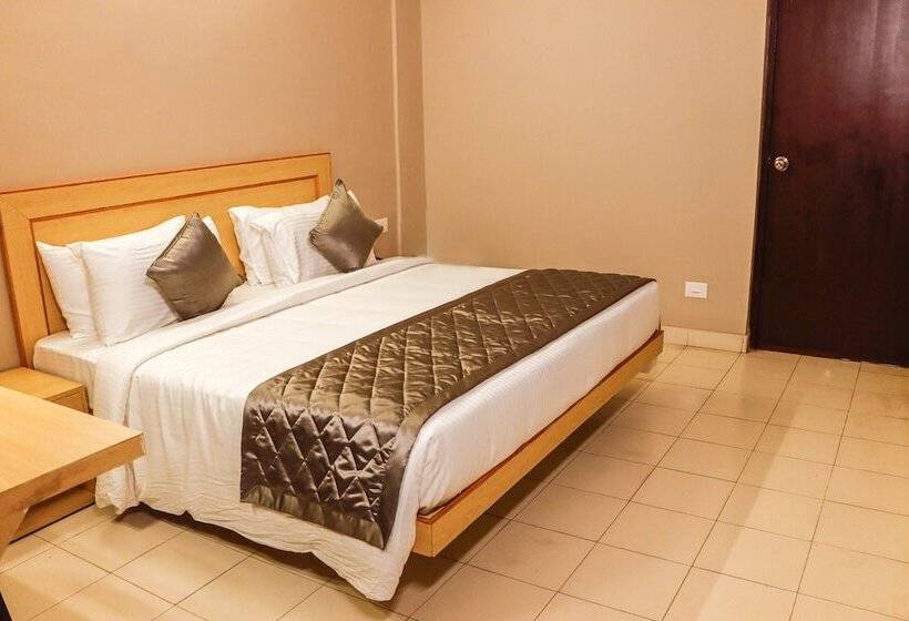 호텔 Vinayaga Tirupur