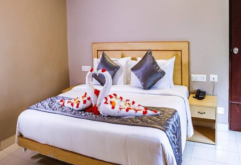 호텔 Vinayaga Tirupur