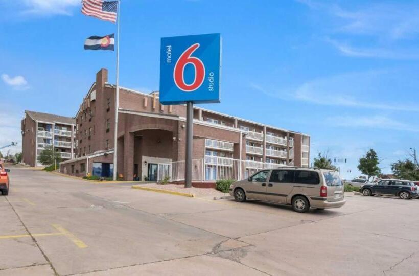 Motel 6