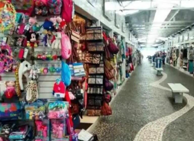 Pension (Hôtel basse catégorie) 01a Doutor Hostel 800 Mts Da Praia