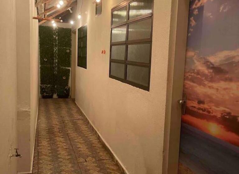 Pension (Hôtel basse catégorie) 01a Doutor Hostel 800 Mts Da Praia