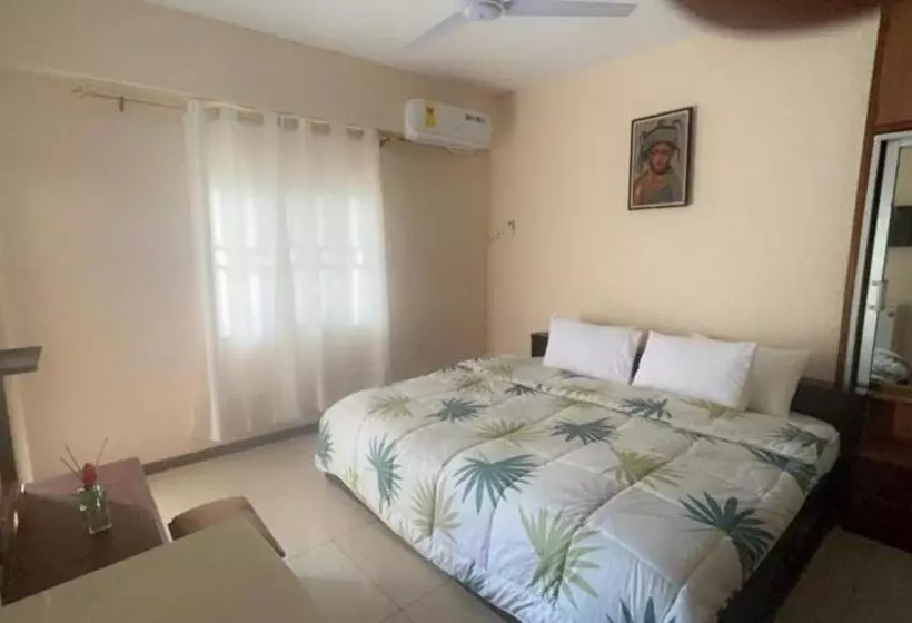 پانسیون Kingsby Condo, New Achimota