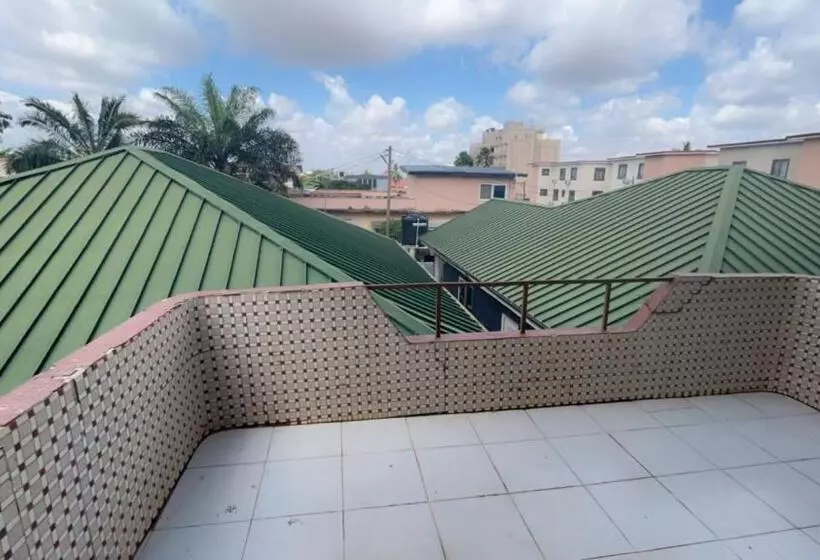 پانسیون Kingsby Condo, New Achimota