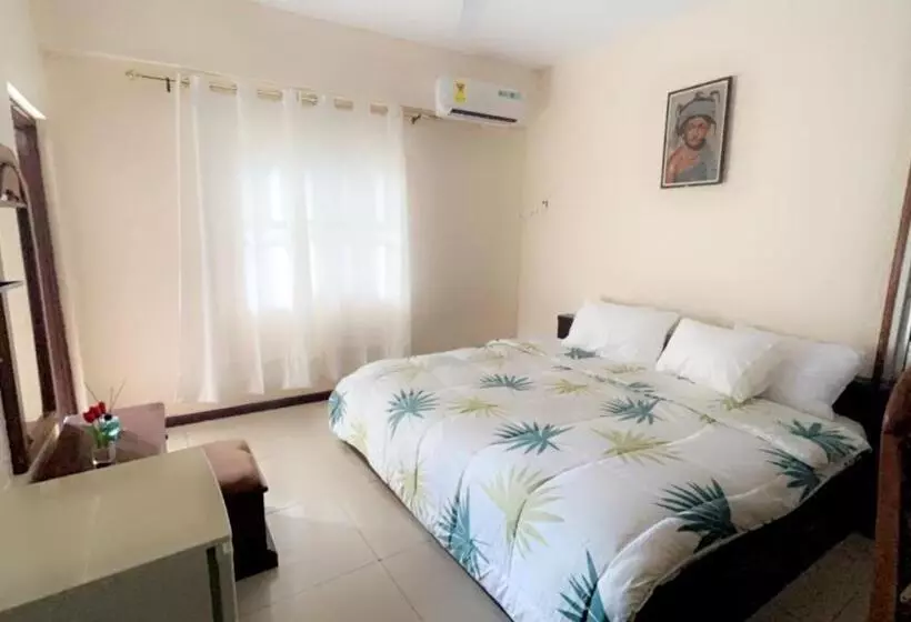 پانسیون Kingsby Condo, New Achimota