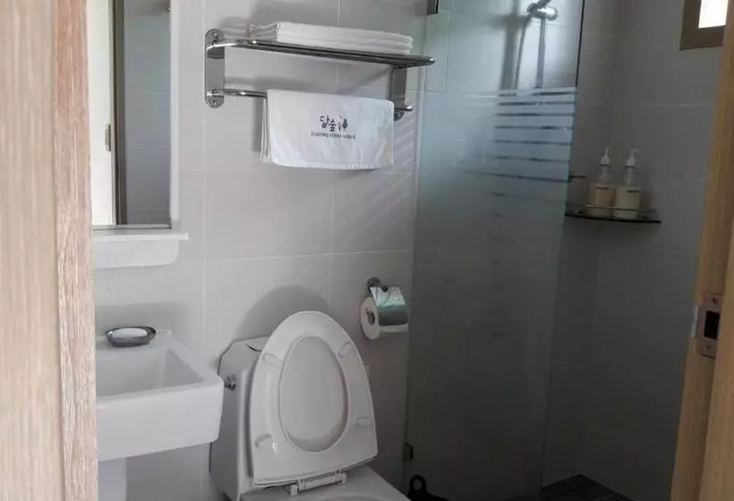 ペンション Moon Forest Guesthouse