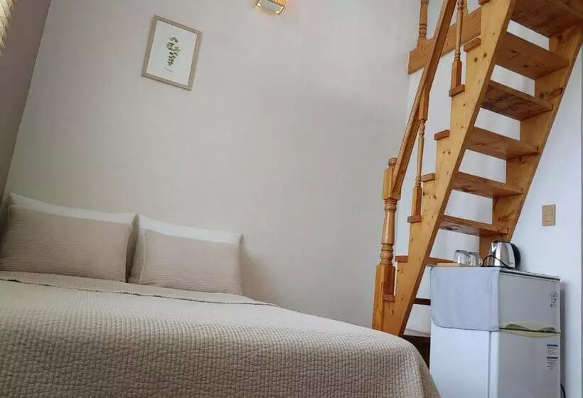 ペンション Moon Forest Guesthouse