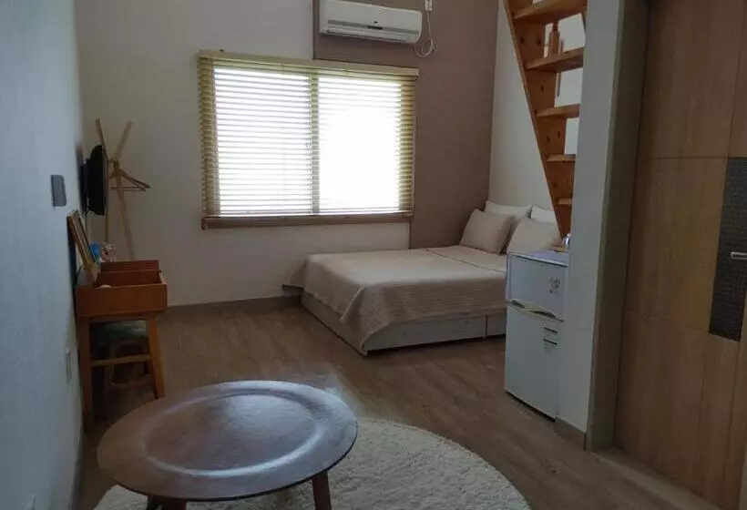 ペンション Moon Forest Guesthouse