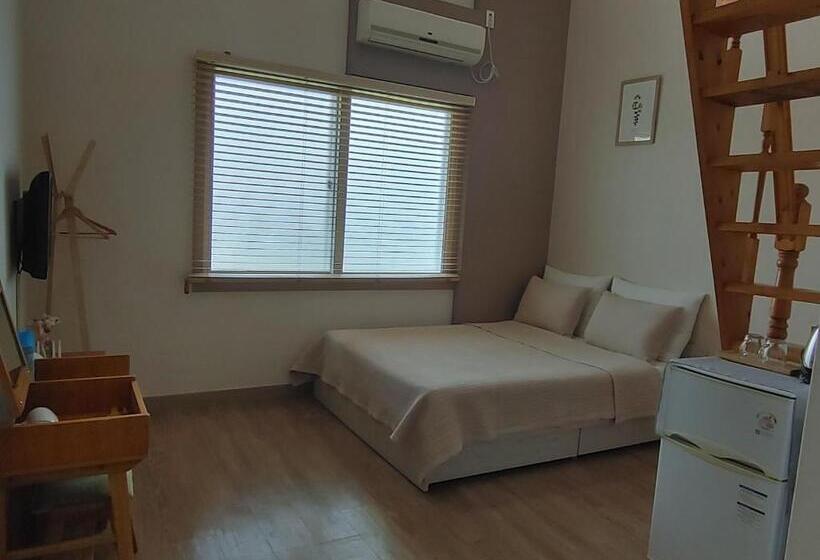 Pensiune Moon Forest Guesthouse