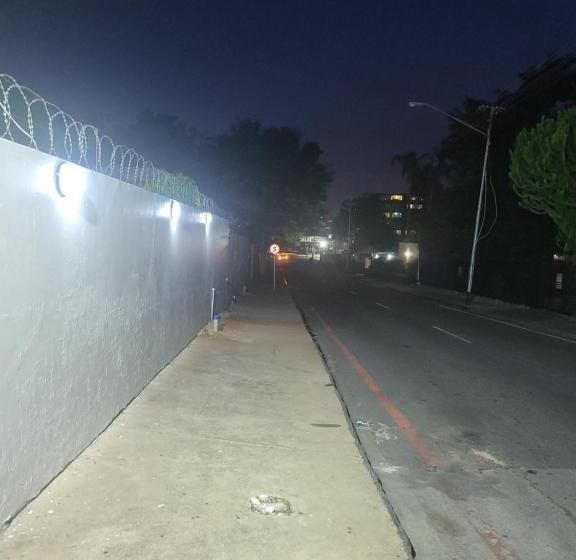 پانسیون The Wood Guest House