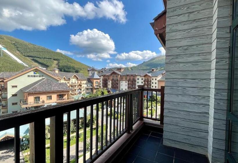 Ski And Suites At Thaiwoo Resort 逅雪套房民宿