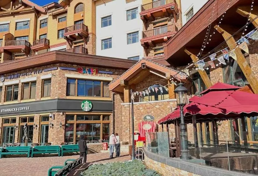 Ski And Suites At Thaiwoo Resort 逅雪套房民宿