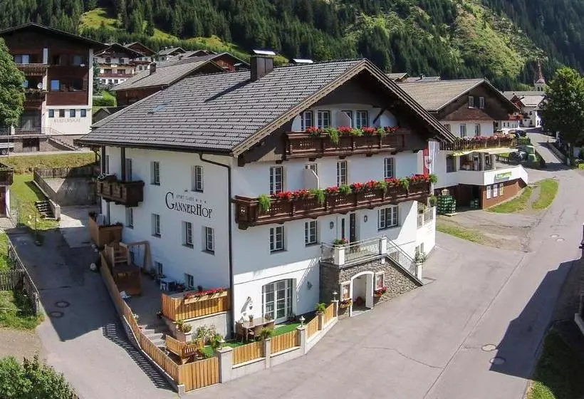 ホテル Apartments Gannerhof