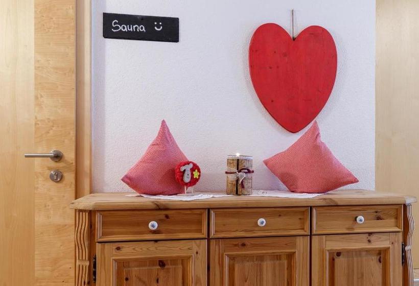 Отель Apartments Gannerhof