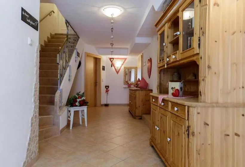 ホテル Apartments Gannerhof