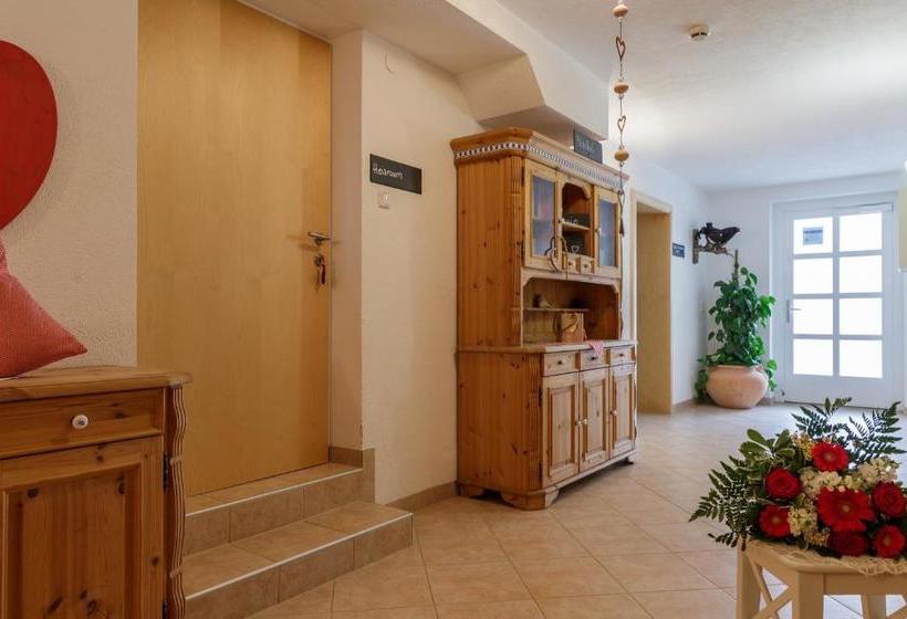 Отель Apartments Gannerhof