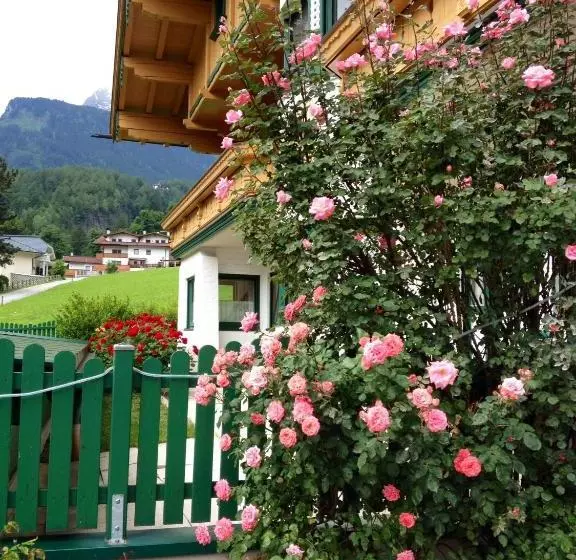 ホテル Appartementhaus Zillertal