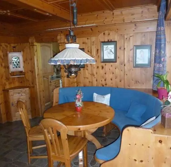 ホテル Appartementhaus Zillertal