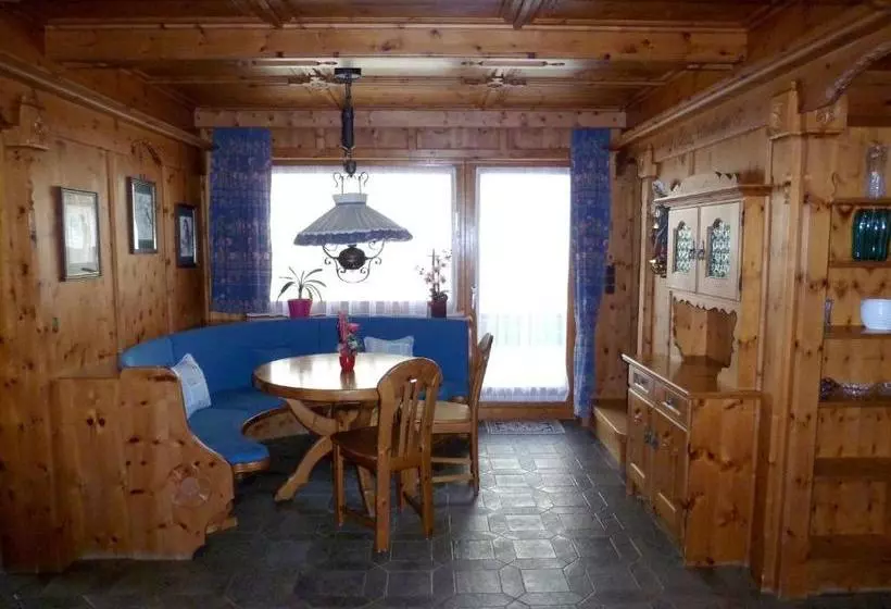 ホテル Appartementhaus Zillertal