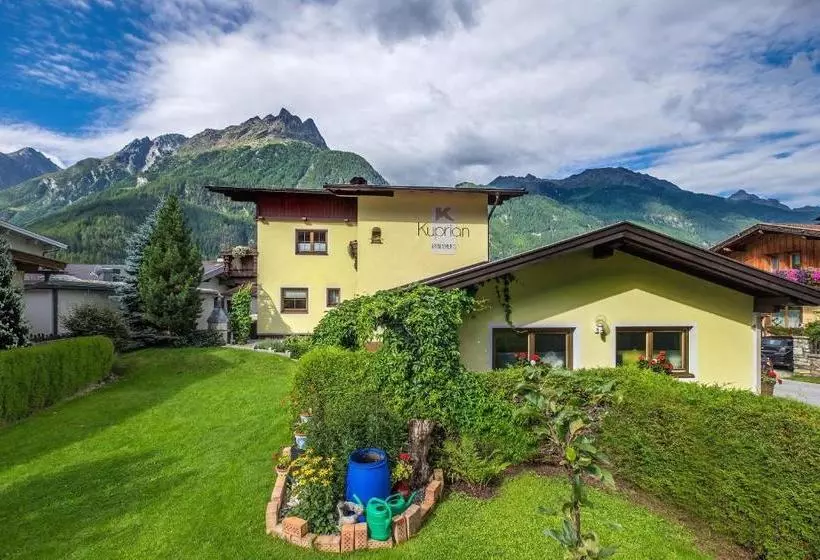 هتل Appartements Kuprian