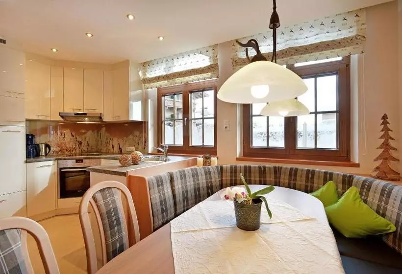 هتل Appartements Schedererhaus