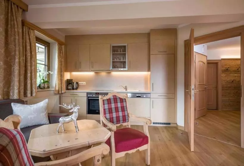 هتل Appartements Schedererhaus